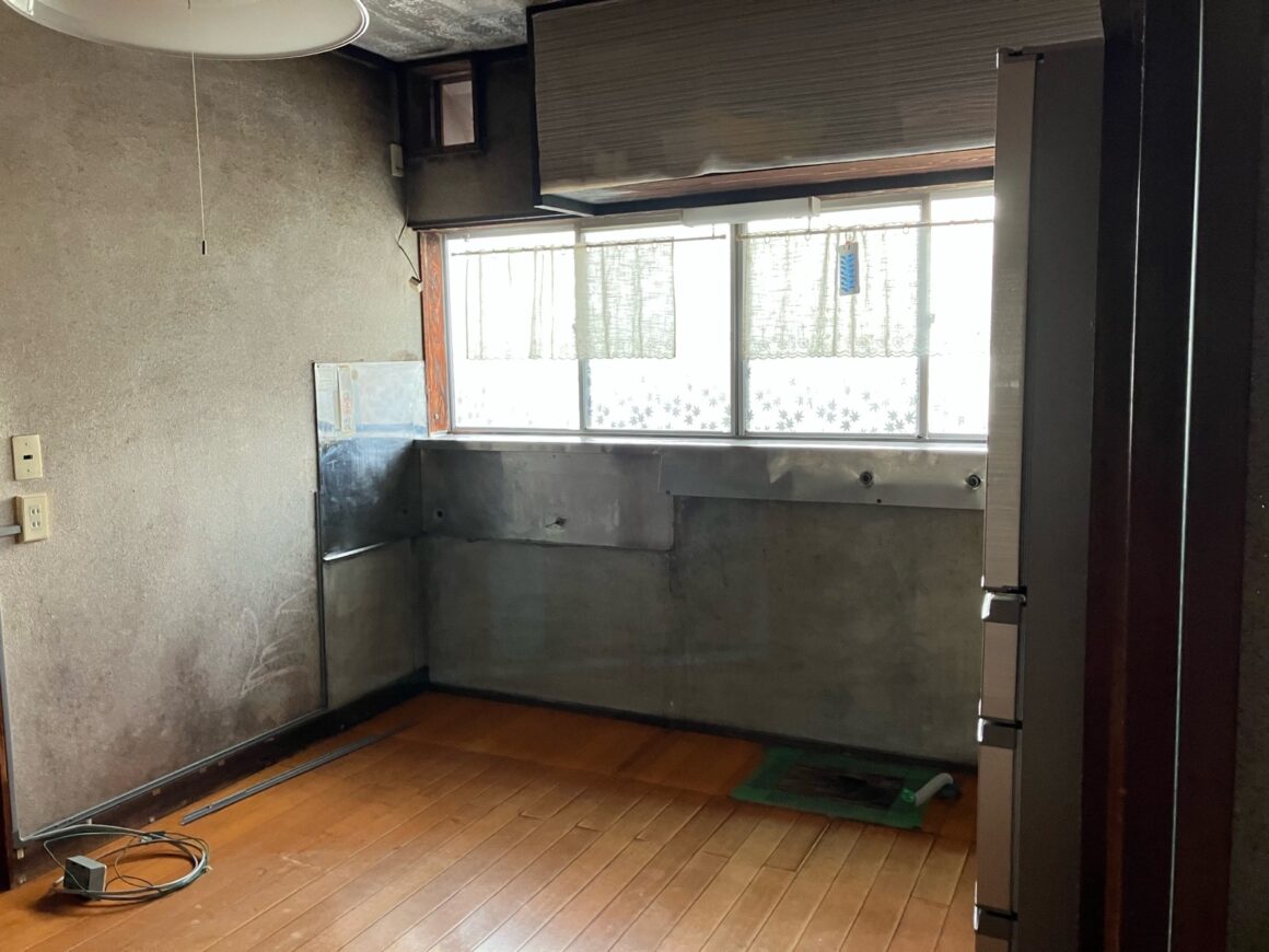 キッチン解体後