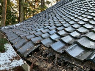 神社 瓦屋根